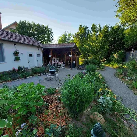 Tatil Evi Eperkert Vendeghaz Parád