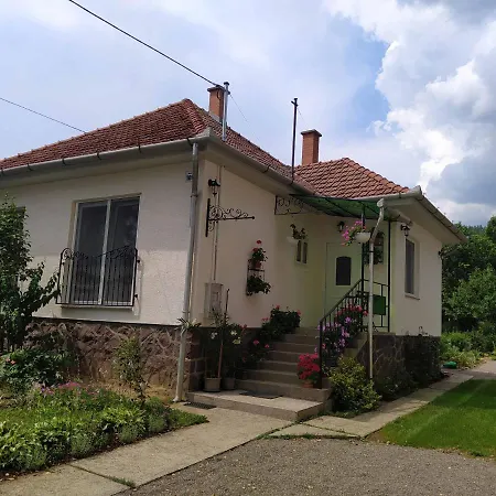 Eperkert Vendeghaz Parád