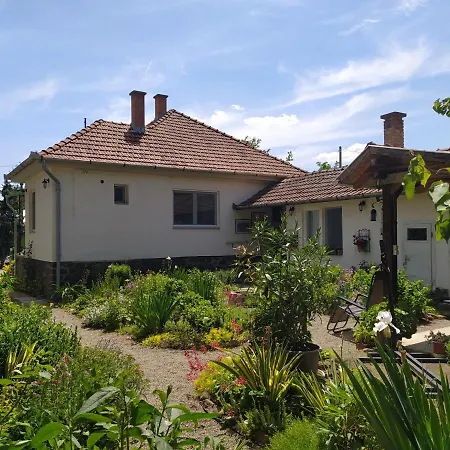 Tatil Evi Eperkert Vendeghaz *